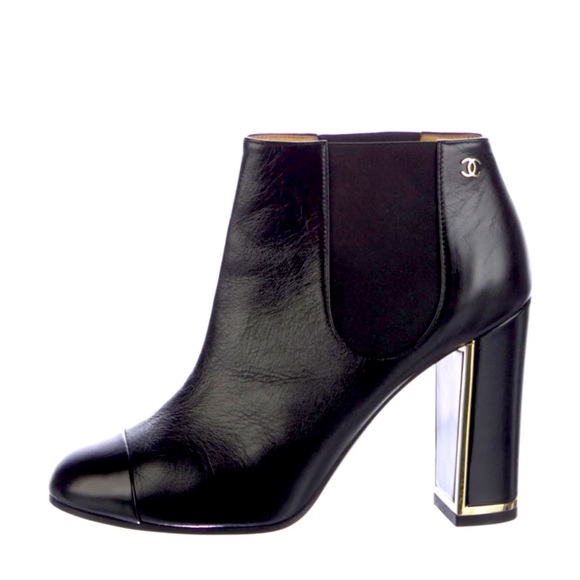 CHANEL Leather Vintage Chelsea Black Heeled Ankle Boots size 6 RARE $2,500 - Picture 1 of 5